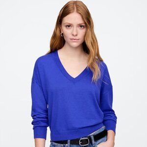 EUC GAP Factory CashSoft Relaxed V-Neck Sweater